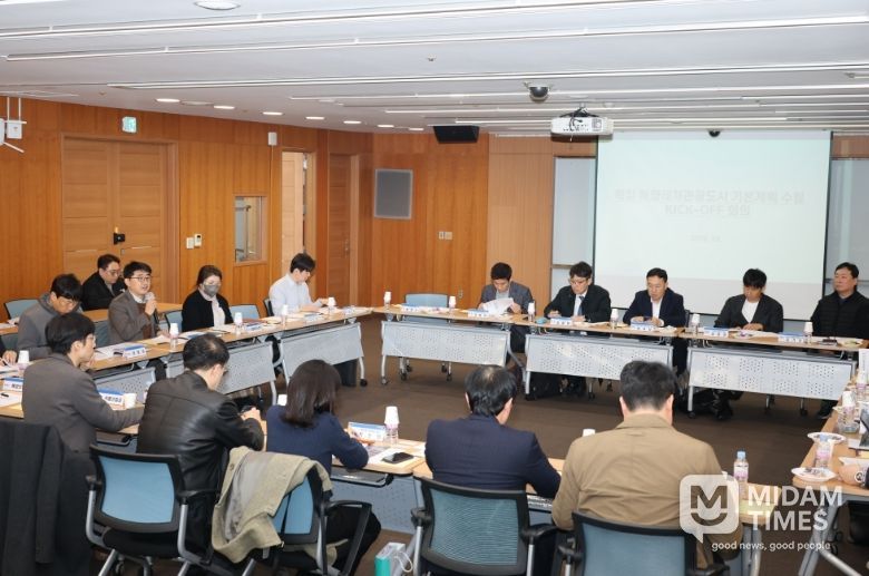 포항시는 26일 시청 소회의실에서 ‘복합 해양레저관광도시 조성사업 기본계획 킥오프 회의’를 개최했다.