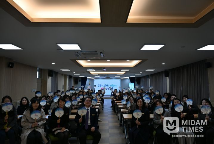 영천교육지원청, 「2026 영천교육계획」공유 후 전 직원 한마음 결의