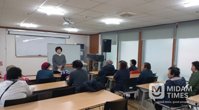 합천댐노인복지관, 초등학교 졸업인증제 교실 운영