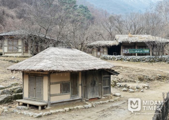 새재오픈세트장 왕사남 중 광천골 촬영지인 일지매 산채