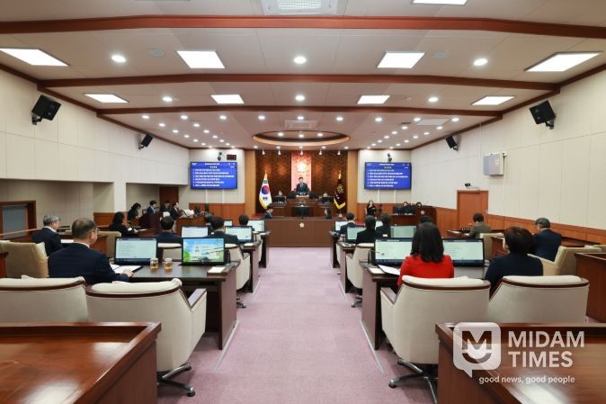 제천시의회 본회의 전경