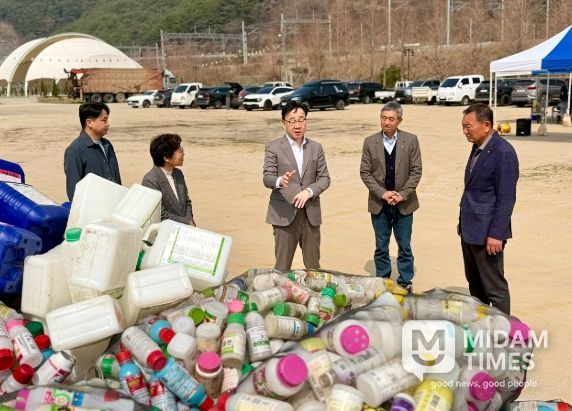 농촌지도자 하동군연합회, 방치된 농약 빈병 8톤 수거해