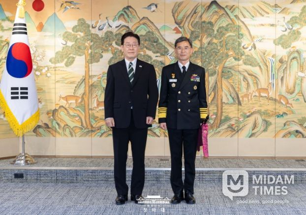 해군참모총장 진급 신고 및 수치 수여식(청와대)