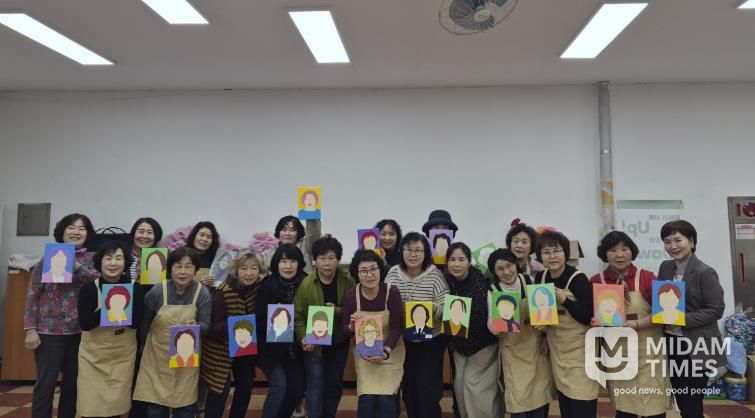 영주시자원봉사센터는 지난 30일 센터 2층 회의실에서 우수 자원봉사자 대상 힐링 문화체험을 운영했다