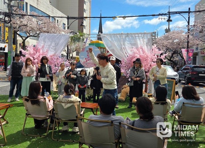 진해 군항제 '벚꽃 팝업 빌리지' 행사
