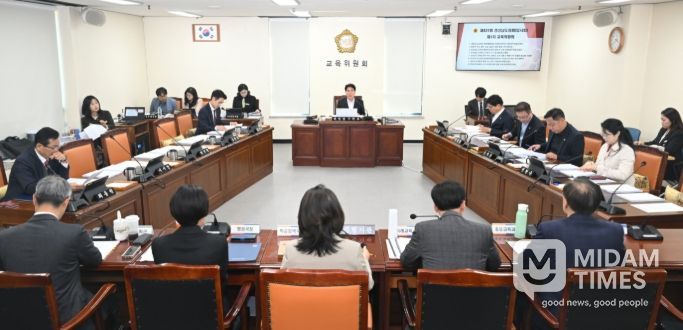 교육위원회, 선거전 마지막 의안 심사