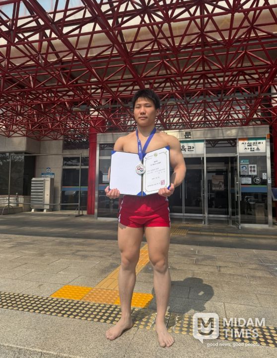 철성고 3학년 강기민, 전국씨름선수권대회 은메달 획득