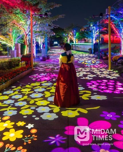 김해가야테마파크 야간개장 모습