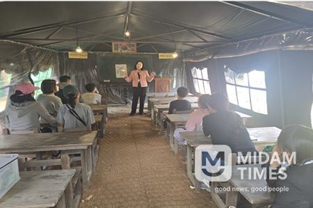 임시수도기념관 야외정원 내 천막교실 교육