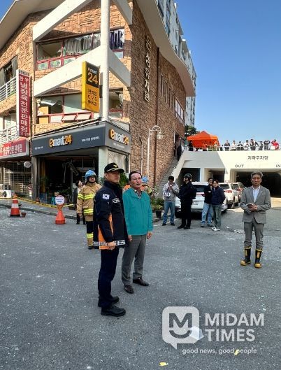 청주시의회 김현기 의장, 봉명동 가스 폭발 사고 현장방문