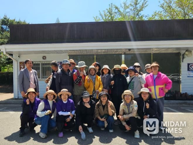 진주시, 초전공원 봄꽃 추가 식재…계절 정취 더해